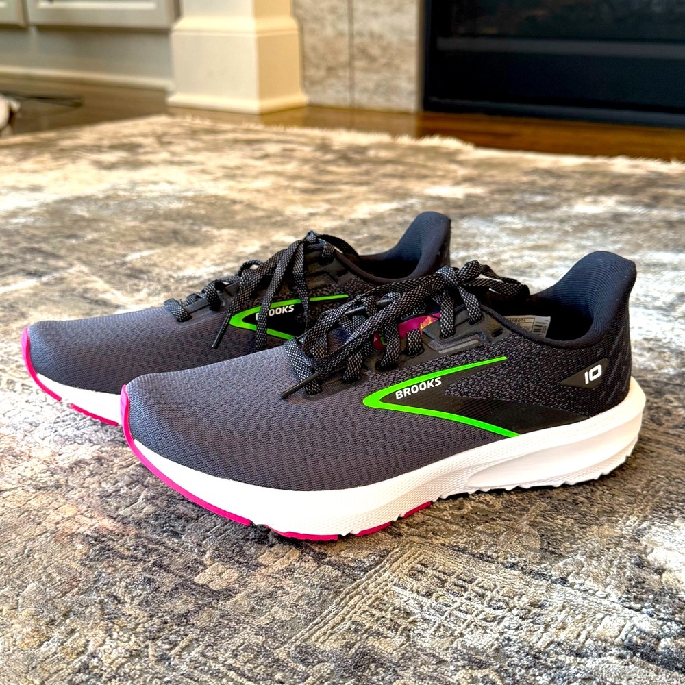 Brooks - Launch 10 - Size 7 - Women